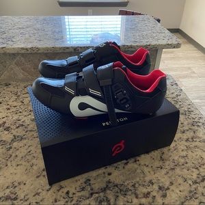 Size 43 peloton cycling shoes